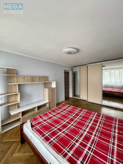 Оренда 2 кімнатної квартири, <a class="location-link" href="/kiev/" title="Недвижимость Київ">Київ</a>, <a class="location-link" href="/kiev/shevchenkovskij/" title="Недвижимость Шевченківський район">Шевченківський р-н</a>, Черновола Вячеслава ул., 33/30 (изображение 1)
