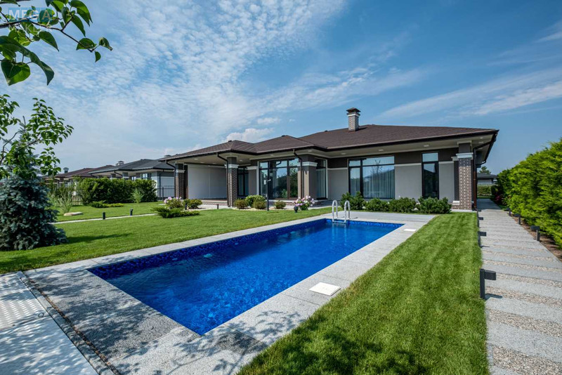 Продаж дома, 1 поверх, 255 кв.м, 4 кімнати, ділянка 12 соток, <a class="location-link" href="/vishenki-selo-kv/" title="Недвижимость Вишеньки">Вишеньки</a>, Липська (изображение 1)