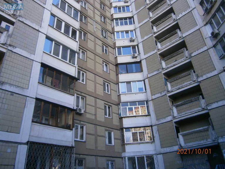 Продаж комерційної нерухомості, 75&nbsp;кв.м, под офис, <a class="location-link" href="/kiev/" title="Недвижимость Київ">Київ</a>, <a class="location-link" href="/kiev/svyatoshinskij/" title="Недвижимость Святошинський район">Святошинський р-н</a>, Феодоры Пушиной ул., 8 (изображение 1)