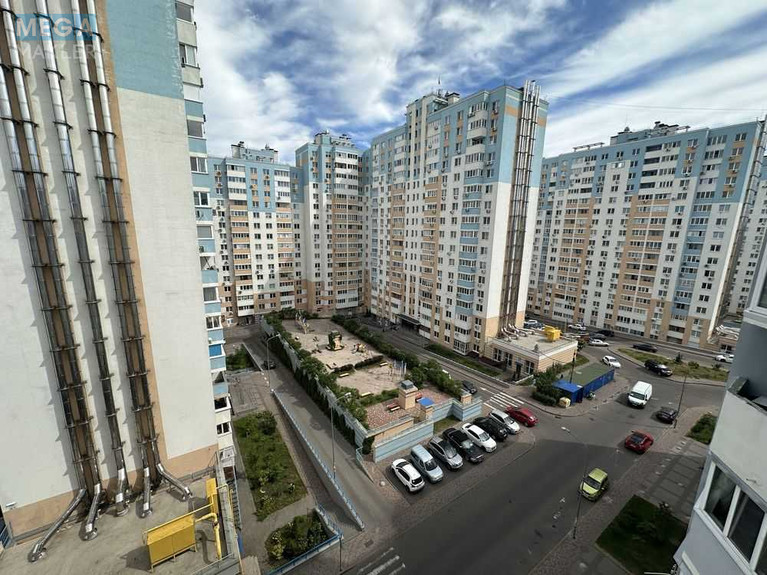 Продаж 5 кімнатної квартири (133/70/22), 9 пов. 10 пов. будинку, <a class="location-link" href="/kiev/" title="Недвижимость Київ">Київ</a>, <a class="location-link" href="/kiev/podolskij/" title="Недвижимость Подільський район">Подільський р-н</a>, Сергея Данченко вул., 28б (изображение 1)