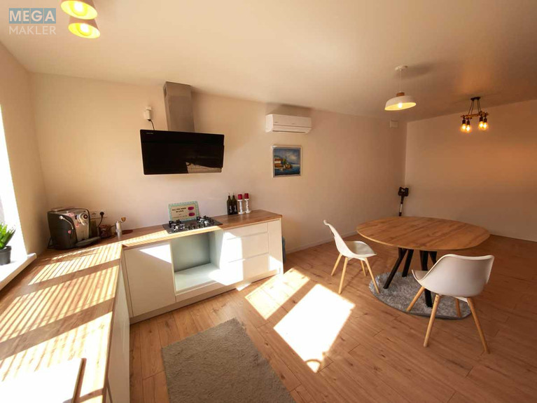 Продаж дома, 2 поверху, 90 кв.м, 2 кімнати, ділянка 1 сотка, <a class="location-link" href="/borispol/" title="Недвижимость Бориспіль">Бориспіль</a>, Ясна, 38 (изображение 1)