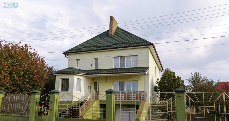 Продаж дома, 2 поверху, 354 кв.м, 6 кімнат, ділянка 9 соток, <a class="location-link" href="/lutsk/" title="Недвижимость Луцьк">Луцьк</a>, Тиха, 1 (изображение 1)