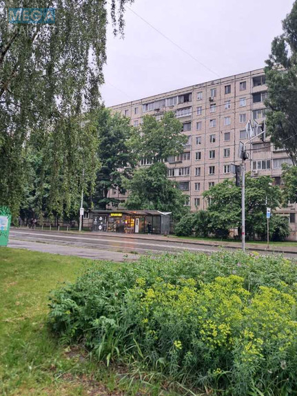 Продаж 2 кімнатної квартири (46/27/6), 9 пов. 9 пов. будинку, <a class="location-link" href="/kiev/" title="Недвижимость Київ">Київ</a>, <a class="location-link" href="/kiev/svyatoshinskij/" title="Недвижимость Святошинський район">Святошинський р-н</a>, Гната Юри вул., 2/12 (изображение 1)