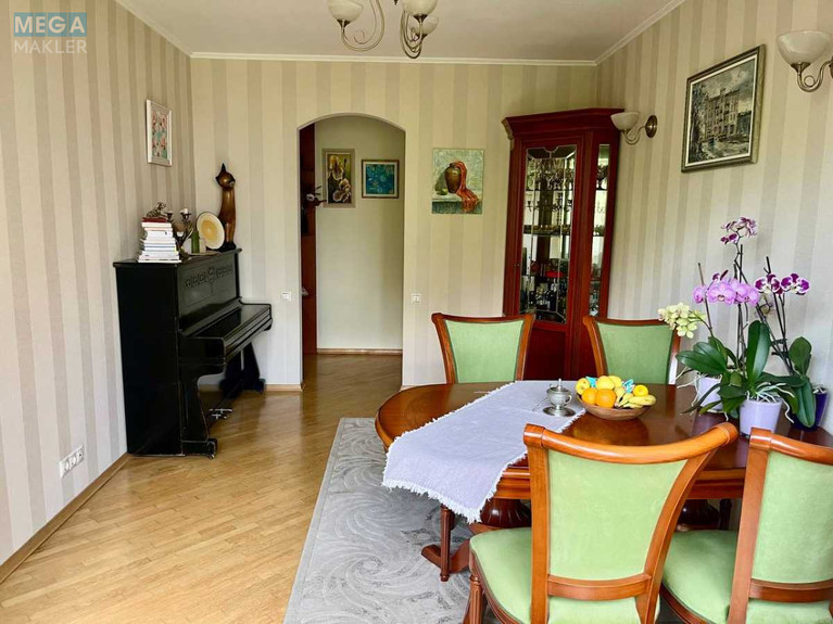 Продаж 3 кімнатної квартири (87,4/65/18,5), 4 пов. 6 пов. будинку, <a class="location-link" href="/kiev/" title="Недвижимость Київ">Київ</a>, <a class="location-link" href="/kiev/shevchenkovskij/" title="Недвижимость Шевченківський район">Шевченківський р-н</a>, Златоустовская ул., 1 (изображение 1)