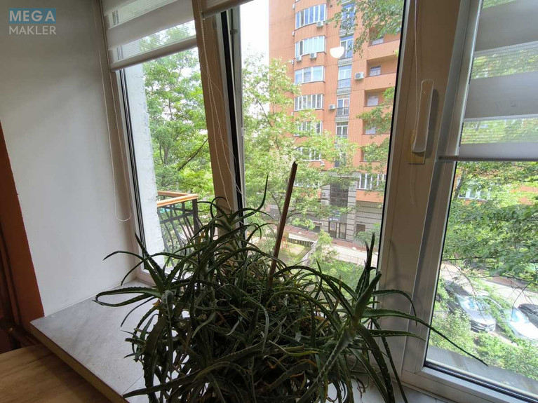 Продаж 1 кімнатної квартири (32/19/8), 4 пов. 5 пов. будинку, <a class="location-link" href="/kiev/" title="Недвижимость Київ">Київ</a>, <a class="location-link" href="/kiev/shevchenkovskij/" title="Недвижимость Шевченківський район">Шевченківський р-н</a>, Золотоустівська вул., 51/7 (изображение 1)