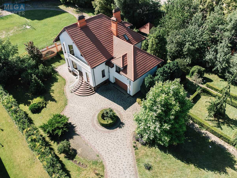 Продаж дома, 2 поверху, 403 кв.м, 5 кімнат, ділянка 25 соток, <a class="location-link" href="/lutsk/" title="Недвижимость Луцьк">Луцьк</a>, Загородня, 13 (изображение 1)