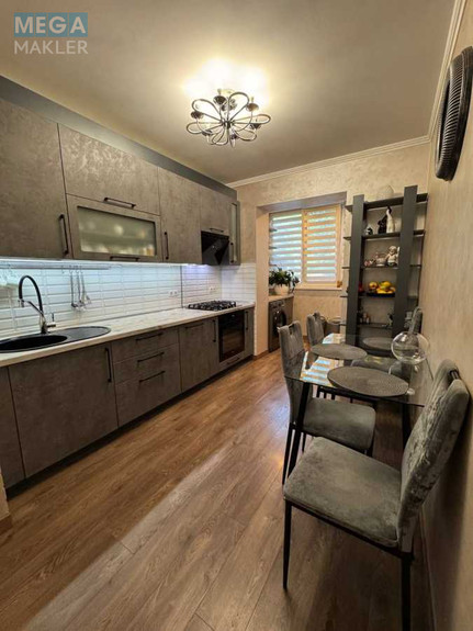 Продаж 3 кімнатної квартири (60/36/9), 1 пов. 8 пов. будинку, <a class="location-link" href="/rovno/" title="Недвижимость Рівне">Рівне</a>, Волинської Дивізії, 9 (изображение 1)