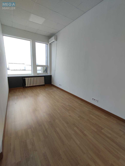 Оренда комерційної нерухомості, 30 кв.м, под офис, <a class="location-link" href="/kiev/" title="Недвижимость Київ">Київ</a>, <a class="location-link" href="/kiev/dneprovskij/" title="Недвижимость Дніпровський район">Дніпровський р-н</a>, Евгения Сверстюка ул., 11б (изображение 1)