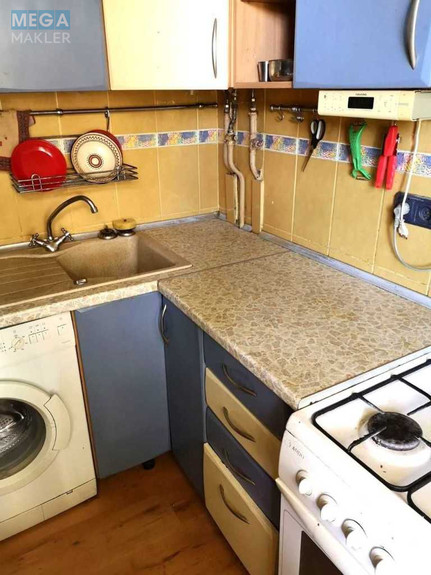 Оренда 2 кімнатної квартири, <a class="location-link" href="/kiev/" title="Недвижимость Київ">Київ</a>, <a class="location-link" href="/kiev/solomenskij/" title="Недвижимость Солом'янський район">Солом'янський р-н</a>, Преображенська вул., 20/6 (изображение 1)