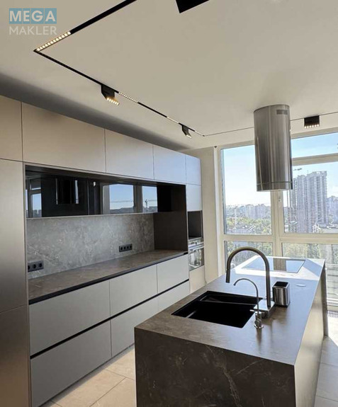 Оренда 4 кімнатні квартири, <a class="location-link" href="/kiev/" title="Недвижимость Київ">Київ</a>, <a class="location-link" href="/kiev/pecherskij/" title="Недвижимость Печерський район">Печерський р-н</a>, Джона Маккейна ул. (изображение 1)