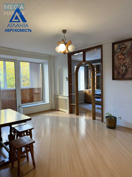 Продаж 5 кімнатної квартири (87/62/11,4), 2 пов. 9 пов. будинку, <a class="location-link" href="/lutsk/" title="Недвижимость Луцьк">Луцьк</a>, Кравчука, 38 (изображение 1)