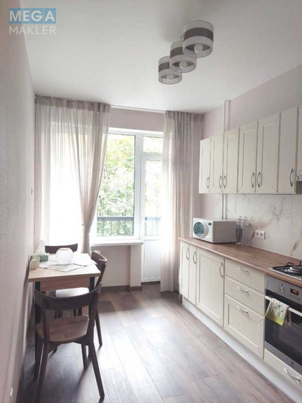 Оренда 3 кімнатної квартири, <a class="location-link" href="/kiev/" title="Недвижимость Київ">Київ</a>, <a class="location-link" href="/kiev/pecherskij/" title="Недвижимость Печерський район">Печерський р-н</a>, Анри Барбюса ул., 26 (изображение 1)