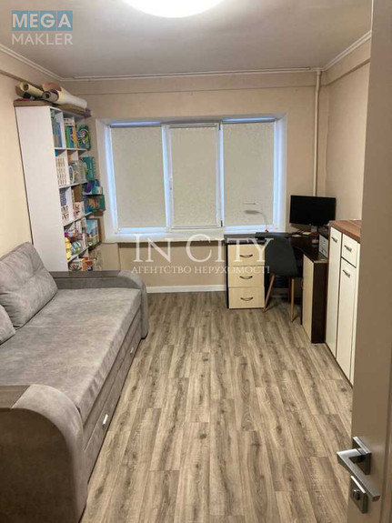 Продаж 2 кімнатної квартири (45,5/29,3/7,9), 3 пов. 5 пов. будинку, <a class="location-link" href="/kiev/" title="Недвижимость Київ">Київ</a>, <a class="location-link" href="/kiev/svyatoshinskij/" title="Недвижимость Святошинський район">Святошинський р-н</a>, Академика Доброхотова ул., 10 (изображение 1)