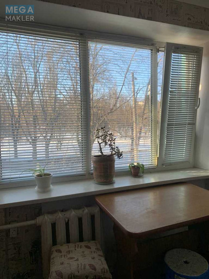 Оренда 2 кімнатної квартири, <a class="location-link" href="/kiev/" title="Недвижимость Київ">Київ</a>, <a class="location-link" href="/kiev/svyatoshinskij/" title="Недвижимость Святошинський район">Святошинський р-н</a>, Академіка Доброхотова вул., 8 (изображение 1)