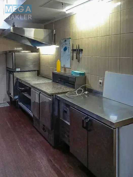 Оренда комерційної нерухомості, 81 кв.м, <a class="location-link" href="/kiev/" title="Недвижимость Київ">Київ</a>, <a class="location-link" href="/kiev/shevchenkovskij/" title="Недвижимость Шевченківський район">Шевченківський р-н</a>, Саксаганського вул. (изображение 1)