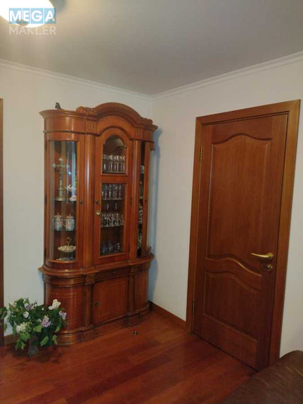 Продаж 4 кімнатної квартири (100,1/44/20), 1 пов. 9 пов. будинку, <a class="location-link" href="/kiev/" title="Недвижимость Київ">Київ</a>, <a class="location-link" href="/kiev/pecherskij/" title="Недвижимость Печерський район">Печерський р-н</a>, Менделеева ул., 12 (изображение 1)
