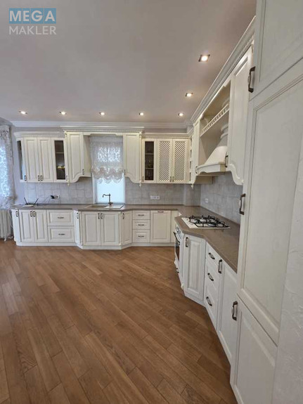 Продаж дома, 3 поверху, 496 кв.м, 6 кімнат, ділянка 15 соток, <a class="location-link" href="/belaya-tserkov/" title="Недвижимость Біла Церква">Біла Церква</a>, Вокзальна (изображение 1)