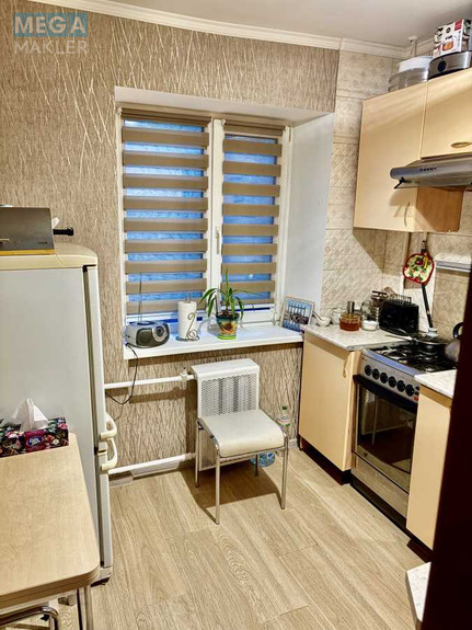 Продаж 2 кімнатної квартири (44/30/6,6), 3 пов. 5 пов. будинку, <a class="location-link" href="/kiev/" title="Недвижимость Київ">Київ</a>, <a class="location-link" href="/kiev/shevchenkovskij/" title="Недвижимость Шевченківський район">Шевченківський р-н</a>, Салютна вул., 9 (изображение 1)