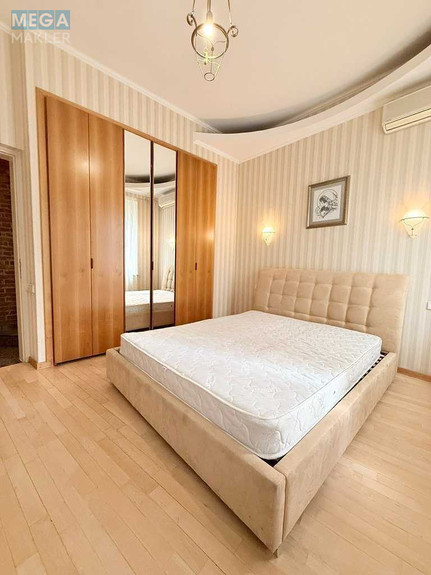 Оренда 3 кімнатної квартири, <a class="location-link" href="/kiev/" title="Недвижимость Київ">Київ</a>, <a class="location-link" href="/kiev/goloseevskij/" title="Недвижимость Голосіївський район">Голосіївський р-н</a>, Велика Васильківська вул., 48 (изображение 1)