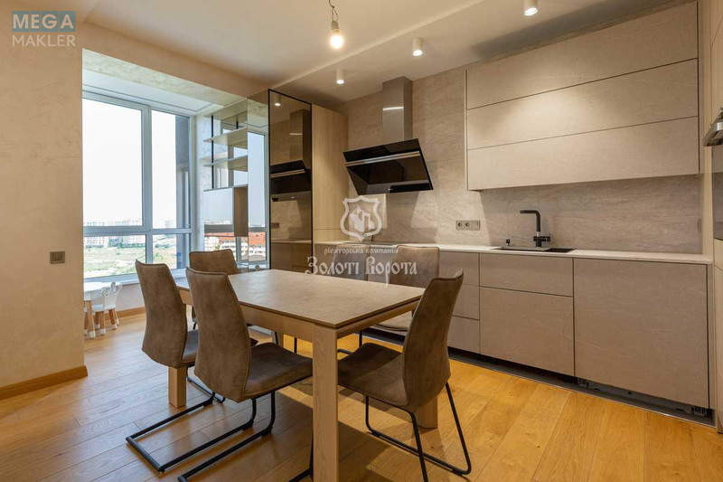 Продаж 4 кімнатної квартири (139/70/30), 9 пов. 10 пов. будинку, <a class="location-link" href="/sofievskaya-borshagovka/" title="Недвижимость Софіївська Борщагівка">Софіївська Борщагівка</a>, Героїв Небесної Сотні просп., 18/1 (изображение 1)
