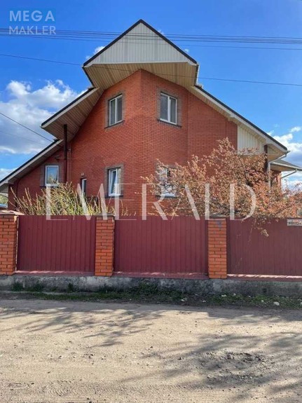 Продаж дома, 2 поверху, 218 кв.м, 4 кімнати, ділянка 7 соток, <a class="location-link" href="/kiev/" title="Недвижимость Київ">Київ</a>, <a class="location-link" href="/kiev/solomenskij/" title="Недвижимость Солом'янський район">Солом'янський р-н</a>, Молодежная ул., 10В (изображение 1)