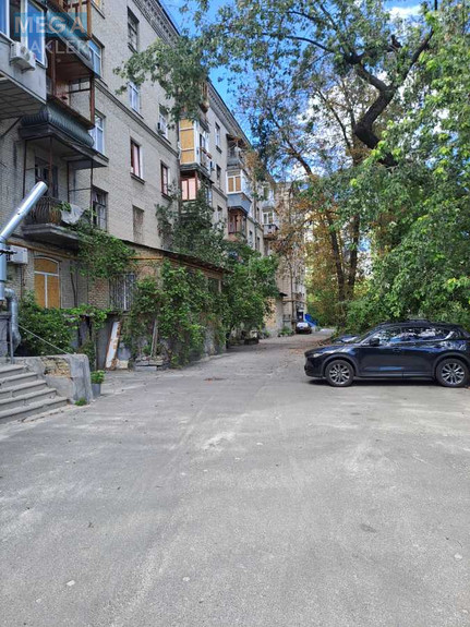 Продаж 3 кімнатної квартири (70/45/7), 5 пов. 5 пов. будинку, <a class="location-link" href="/kiev/" title="Недвижимость Київ">Київ</a>, <a class="location-link" href="/kiev/shevchenkovskij/" title="Недвижимость Шевченківський район">Шевченківський р-н</a>, Олександра Довженка вул., 10 (изображение 1)
