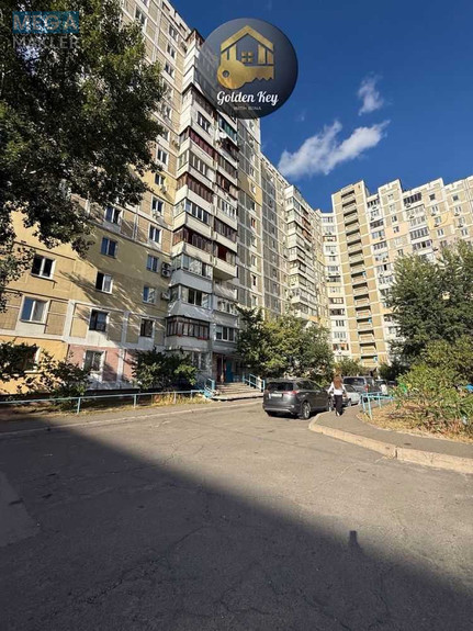 Продаж 3 кімнатної квартири (81,9/41/8,4), 7 пов. 16 пов. будинку, <a class="location-link" href="/kiev/" title="Недвижимость Київ">Київ</a>, <a class="location-link" href="/kiev/darnickij/" title="Недвижимость Дарницький район">Дарницький р-н</a>, Ревуцького вул., 44 (изображение 1)