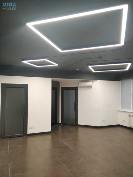 Оренда комерційної нерухомості, 90 кв.м, под офис, <a class="location-link" href="/kiev/" title="Недвижимость Київ">Київ</a>, <a class="location-link" href="/kiev/dneprovskij/" title="Недвижимость Дніпровський район">Дніпровський р-н</a>, Евгения Сверстюка ул., 11 (изображение 1)