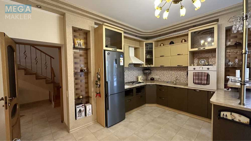Продаж дома, 2 поверху, 212 кв.м, 5 кімнат, ділянка 9 соток, <a class="location-link" href="/marhalovka/" title="Недвижимость Мархалівка">Мархалівка</a>, садовая, 1 (изображение 2)