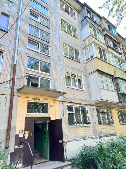 Продаж 3 кімнатної квартири (62/?/46), 5 пов. 5 пов. будинку, <a class="location-link" href="/kiev/" title="Недвижимость Київ">Київ</a>, <a class="location-link" href="/kiev/shevchenkovskij/" title="Недвижимость Шевченківський район">Шевченківський р-н</a>, Академика Туполева ул., 22Б (изображение 14)