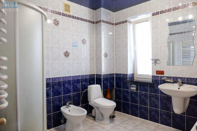 Продаж дома, 2 поверху, 354 кв.м, 6 кімнат, ділянка 9 соток, <a class="location-link" href="/lutsk/" title="Недвижимость Луцьк">Луцьк</a>, Тиха, 1 (изображение 7)