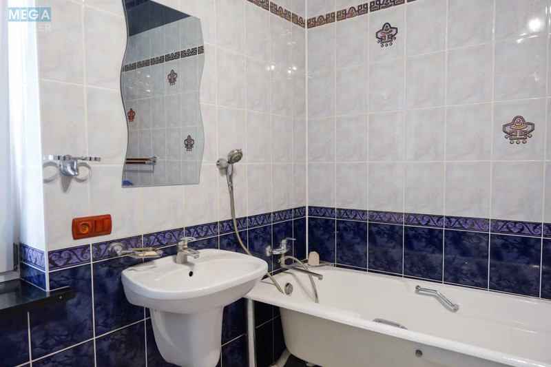 Продаж дома, 2 поверху, 354 кв.м, 6 кімнат, ділянка 9 соток, <a class="location-link" href="/lutsk/" title="Недвижимость Луцьк">Луцьк</a>, Тиха, 1 (изображение 8)