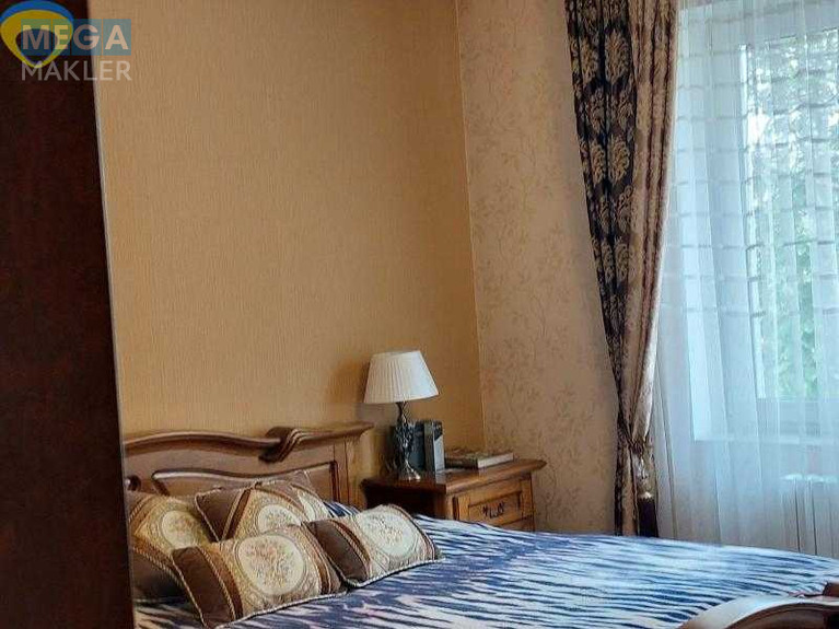 Продаж дома, 2&nbsp;поверху, 210&nbsp;кв.м, 5&nbsp;кімнат, ділянка 4&nbsp;сотки, <a class="location-link" href="/odessa/" title="Недвижимость Одеса">Одеса</a>, <a class="location-link" href="/odessa/malinovskij/" title="Недвижимость Малиновський район">Малиновський р-н</a>, Зеленый пр-кт (изображение 2)