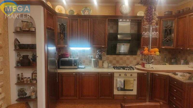 Продаж дома, 2&nbsp;поверху, 210&nbsp;кв.м, 5&nbsp;кімнат, ділянка 4&nbsp;сотки, <a class="location-link" href="/odessa/" title="Недвижимость Одеса">Одеса</a>, <a class="location-link" href="/odessa/malinovskij/" title="Недвижимость Малиновський район">Малиновський р-н</a>, Зеленый пр-кт (изображение 5)