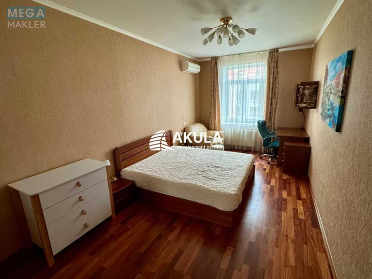 Продаж 2 кімнатної квартири (78/40/23), 7 пов. 7 пов. будинку, <a class="location-link" href="/kiev/" title="Недвижимость Київ">Київ</a>, <a class="location-link" href="/kiev/podolskij/" title="Недвижимость Подільський район">Подільський р-н</a>, Щекавицкая вул. (изображение 11)