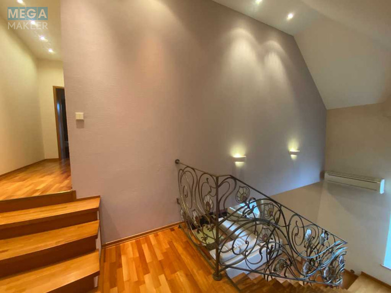 Продаж дома, 2 поверху, 265 кв.м, 5 кімнат, ділянка 24 сотки, <a class="location-link" href="/procov/" title="Недвижимость Проців">Проців</a>, Центральна (изображение 15)