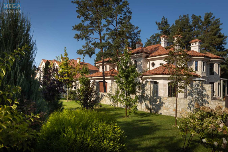 Продаж дома, 2&nbsp;поверху, 398&nbsp;кв.м, 7&nbsp;кімнат, ділянка 23&nbsp;сотки, <a class="location-link" href="/lebedevka-selo-kv-vyshgorodskij-rajon/" title="Недвижимость Лебедівка">Лебедівка</a>, Центральная, 16 (изображение 2)
