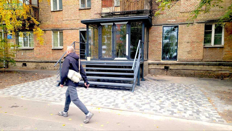 Продаж комерційної нерухомості, 50&nbsp;кв.м, под магазин, <a class="location-link" href="/kiev/" title="Недвижимость Київ">Київ</a>, <a class="location-link" href="/kiev/solomenskij/" title="Недвижимость Солом'янський район">Солом'янський р-н</a>, Вацлава Гавела бульв., 75 (изображение 3)