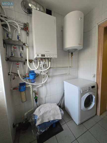 Продаж дома, 3 поверху, 210,90 кв.м, 5 кімнат, ділянка 25 соток, <a class="location-link" href="/velikaya-olshanka/" title="Недвижимость Велика Вільшанка">Велика Вільшанка</a>, Велика Вільшанка (изображение 7)