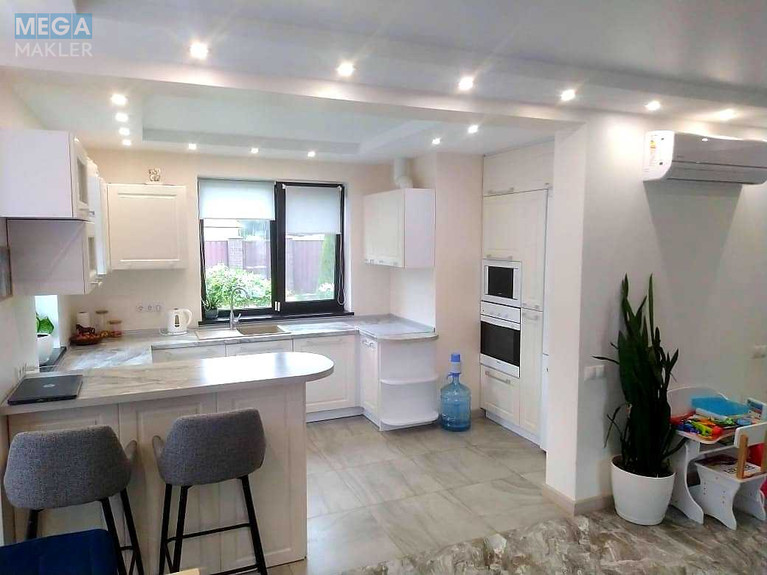 Продаж дома, 2 поверху, 220 кв.м, 5 кімнат, ділянка 10 соток, <a class="location-link" href="/vysshaya-dubechnya/" title="Недвижимость Вища Дубечня">Вища Дубечня</a>, Шевченка, 3 (изображение 9)