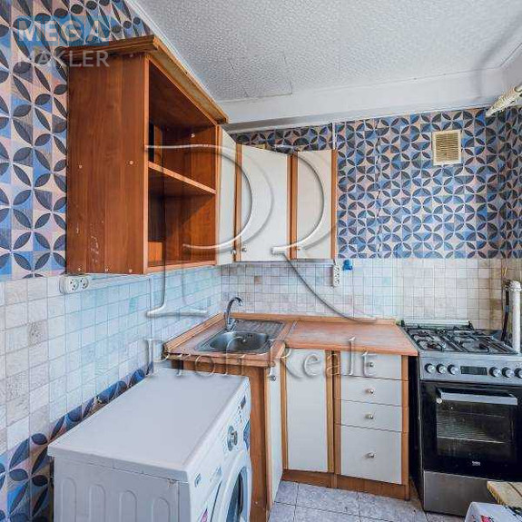 Продаж 1 кімнатної квартири (29/15/7), 5 пов. 5 пов. будинку, <a class="location-link" href="/kiev/" title="Недвижимость Київ">Київ</a>, <a class="location-link" href="/kiev/dneprovskij/" title="Недвижимость Дніпровський район">Дніпровський р-н</a>, Перова бульвар, 16Г (изображение 2)