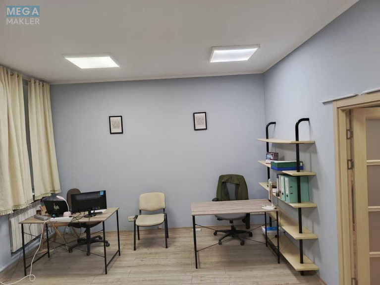 Оренда комерційної нерухомості, 56 кв.м, под офис, <a class="location-link" href="/kiev/" title="Недвижимость Київ">Київ</a>, <a class="location-link" href="/kiev/shevchenkovskij/" title="Недвижимость Шевченківський район">Шевченківський р-н</a>, Кудрявська вул., 10 (изображение 3)