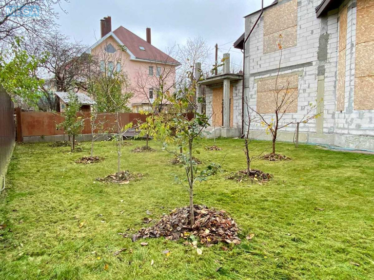 Продаж дома, 3 поверху, 300 кв.м, 5 кімнат, ділянка 6 соток, <a class="location-link" href="/kiev/" title="Недвижимость Київ">Київ</a>, <a class="location-link" href="/kiev/solomenskij/" title="Недвижимость Солом'янський район">Солом'янський р-н</a>, Словечанська вул., 3/1 (изображение 4)