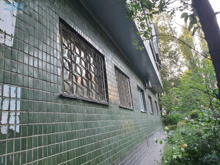 Продаж комерційної нерухомості, 82 кв.м, под офис, <a class="location-link" href="/kiev/" title="Недвижимость Київ">Київ</a>, <a class="location-link" href="/kiev/solomenskij/" title="Недвижимость Солом'янський район">Солом'янський р-н</a>, Братьев Зеровых ул., 1-3 (изображение 5)
