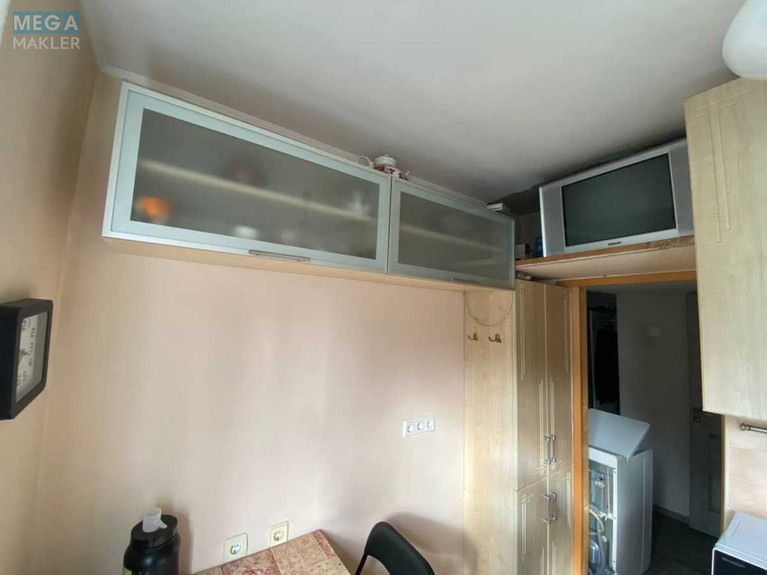 Продаж 2 кімнатної квартири (45/28/6), 7 пов. 9 пов. будинку, <a class="location-link" href="/kiev/" title="Недвижимость Київ">Київ</a>, <a class="location-link" href="/kiev/pecherskij/" title="Недвижимость Печерський район">Печерський р-н</a>, Ивана Федорова ул., 9 (изображение 5)