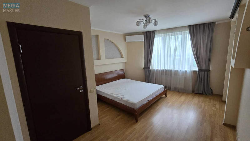 Продаж 3 кімнатної квартири (94/56/20), 19 пов. 25 пов. будинку, <a class="location-link" href="/kiev/" title="Недвижимость Київ">Київ</a>, <a class="location-link" href="/kiev/svyatoshinskij/" title="Недвижимость Святошинський район">Святошинський р-н</a>, Перемоги просп., 121б (изображение 11)