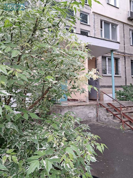 Продаж 2 кімнатної квартири (46/27/6), 9 пов. 9 пов. будинку, <a class="location-link" href="/kiev/" title="Недвижимость Київ">Київ</a>, <a class="location-link" href="/kiev/svyatoshinskij/" title="Недвижимость Святошинський район">Святошинський р-н</a>, Гната Юри вул., 2/12 (изображение 2)