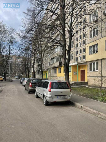 Продаж 2 кімнатної квартири (46/27/6), 9 пов. 9 пов. будинку, <a class="location-link" href="/kiev/" title="Недвижимость Київ">Київ</a>, <a class="location-link" href="/kiev/svyatoshinskij/" title="Недвижимость Святошинський район">Святошинський р-н</a>, Гната Юри вул., 2/12 (изображение 8)