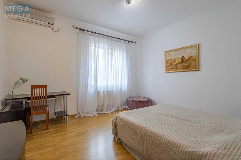 Продаж дома, 2 поверху, 471 кв.м, 7 кімнат, ділянка 12 соток, <a class="location-link" href="/sofievskaya-borshagovka/" title="Недвижимость Софіївська Борщагівка">Софіївська Борщагівка</a>, Зоряна, 8 (изображение 19)