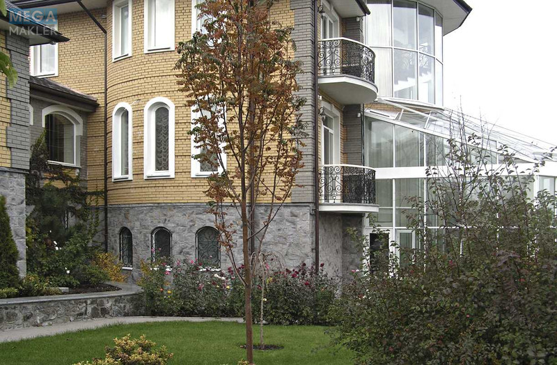 Продаж дома, 3 поверху, 1 000 кв.м, 17 кімнат, ділянка 22 сотки, <a class="location-link" href="/kiev/" title="Недвижимость Київ">Київ</a>, <a class="location-link" href="/kiev/solomenskij/" title="Недвижимость Солом'янський район">Солом'янський р-н</a>, Дружная ул. (изображение 3)